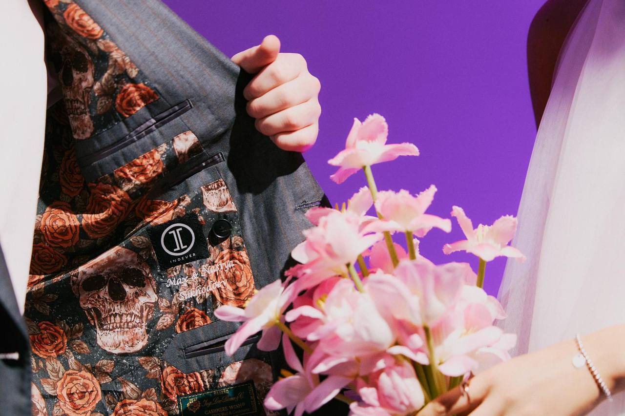 Подкладка пиджака с принтом из черепов и роз